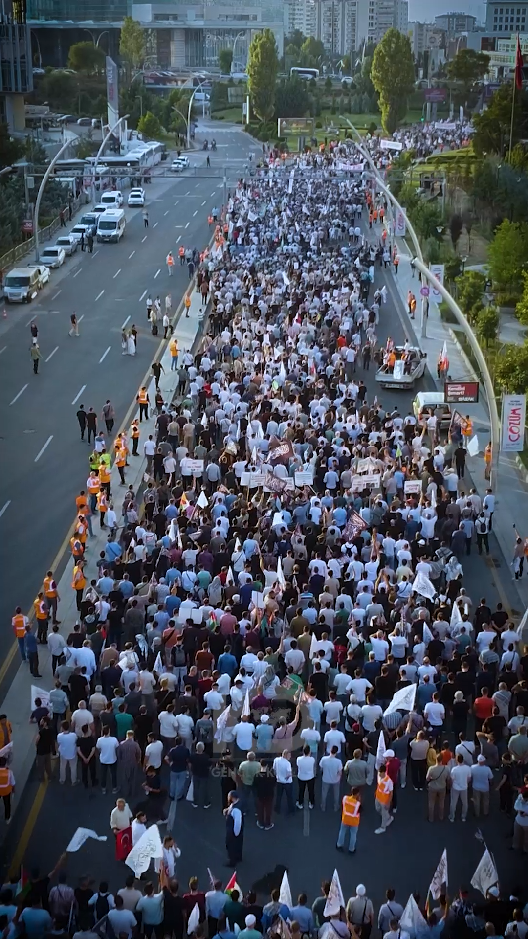 Müslümanlar Birleşin! 